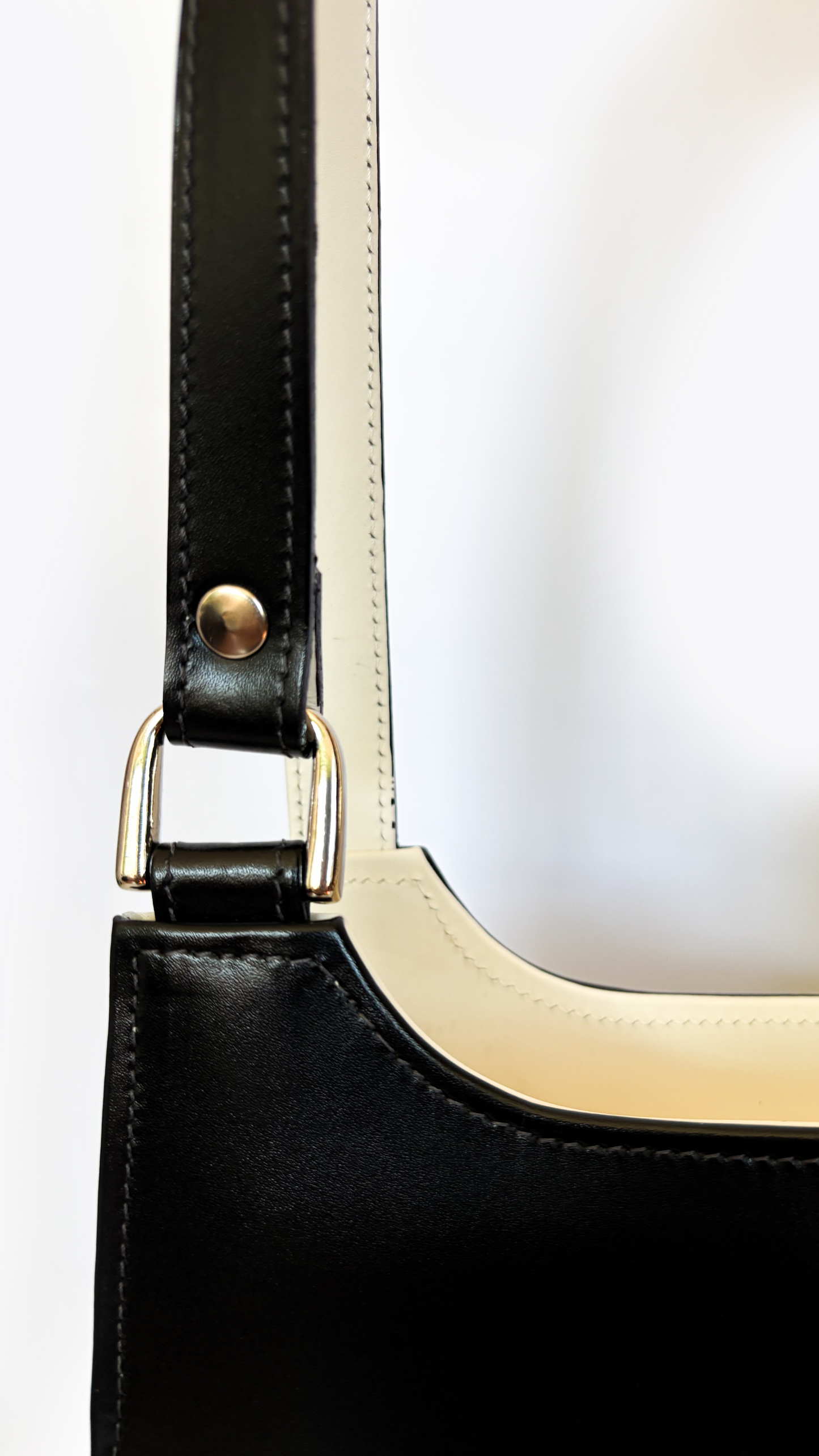 402 / Negro/Crema