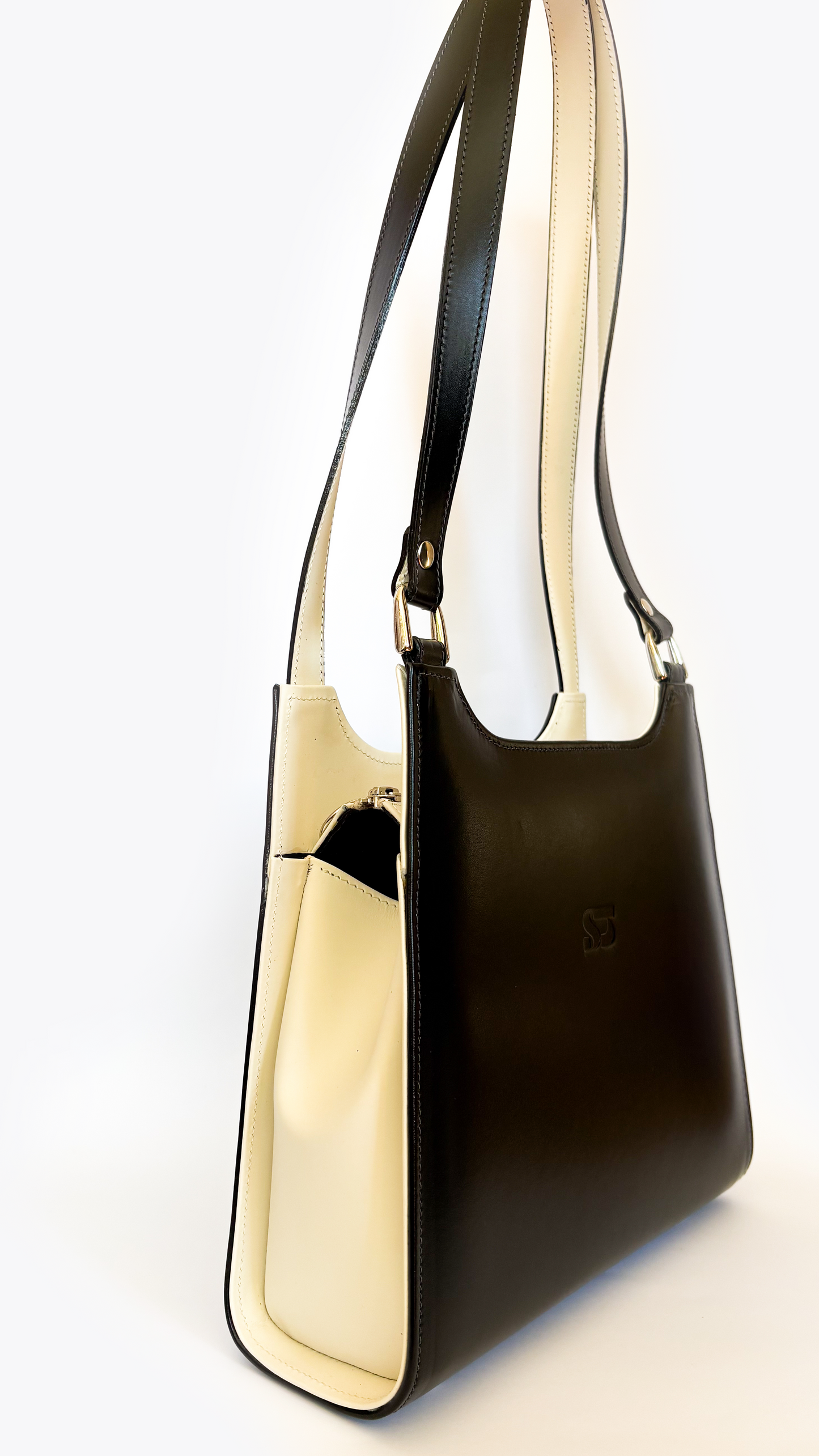 402 / Negro/Crema