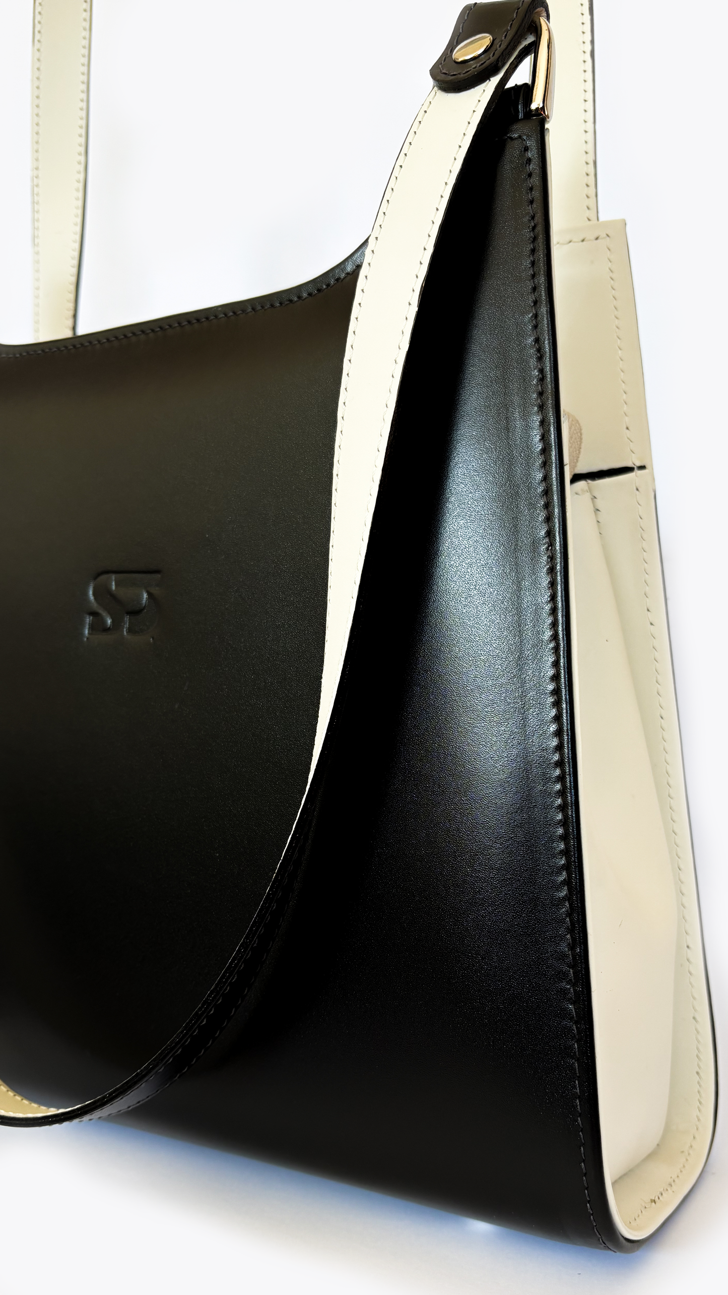 402 / Negro/Crema
