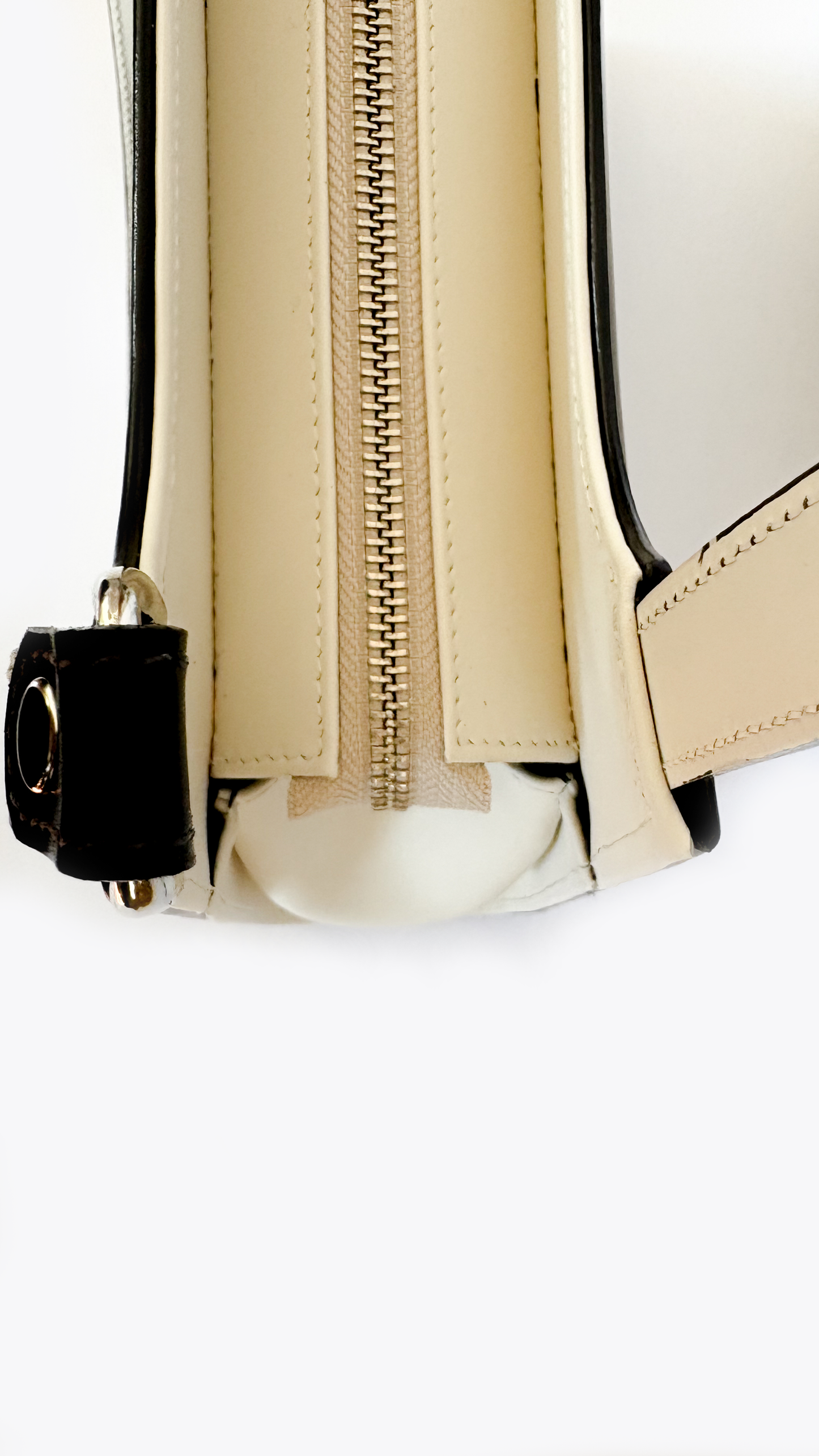 402 / Negro/Crema