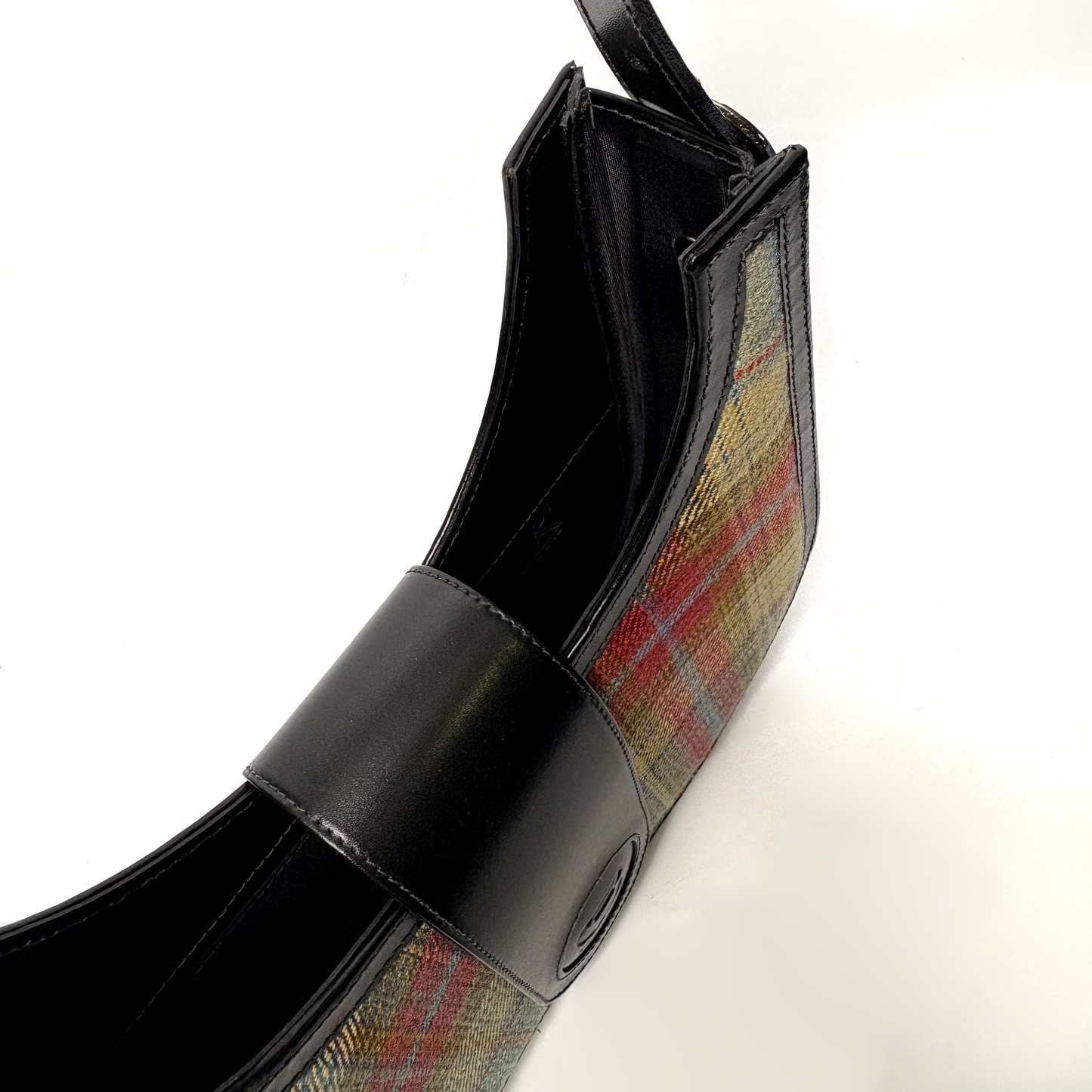 BADI 01 / Negro/Cuadrille