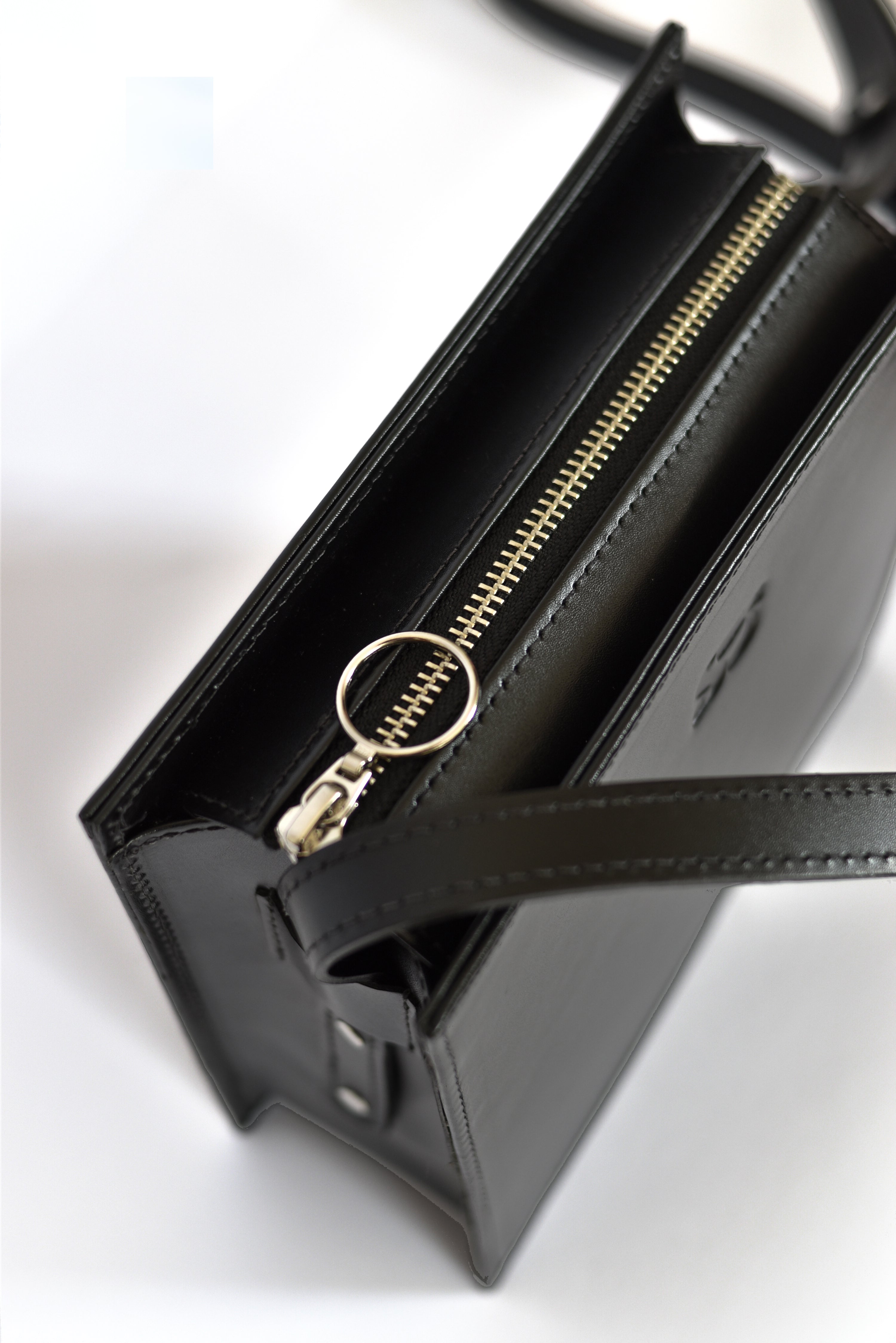 104 / Negro